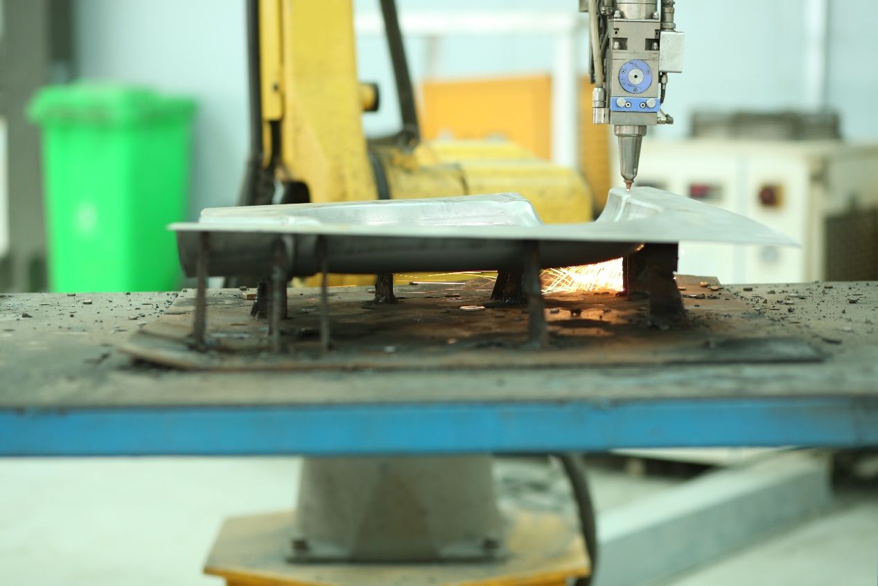 نظام التغذية الأوتوماتيكي Debabrother يحقق النقل بكفاءة ودقة